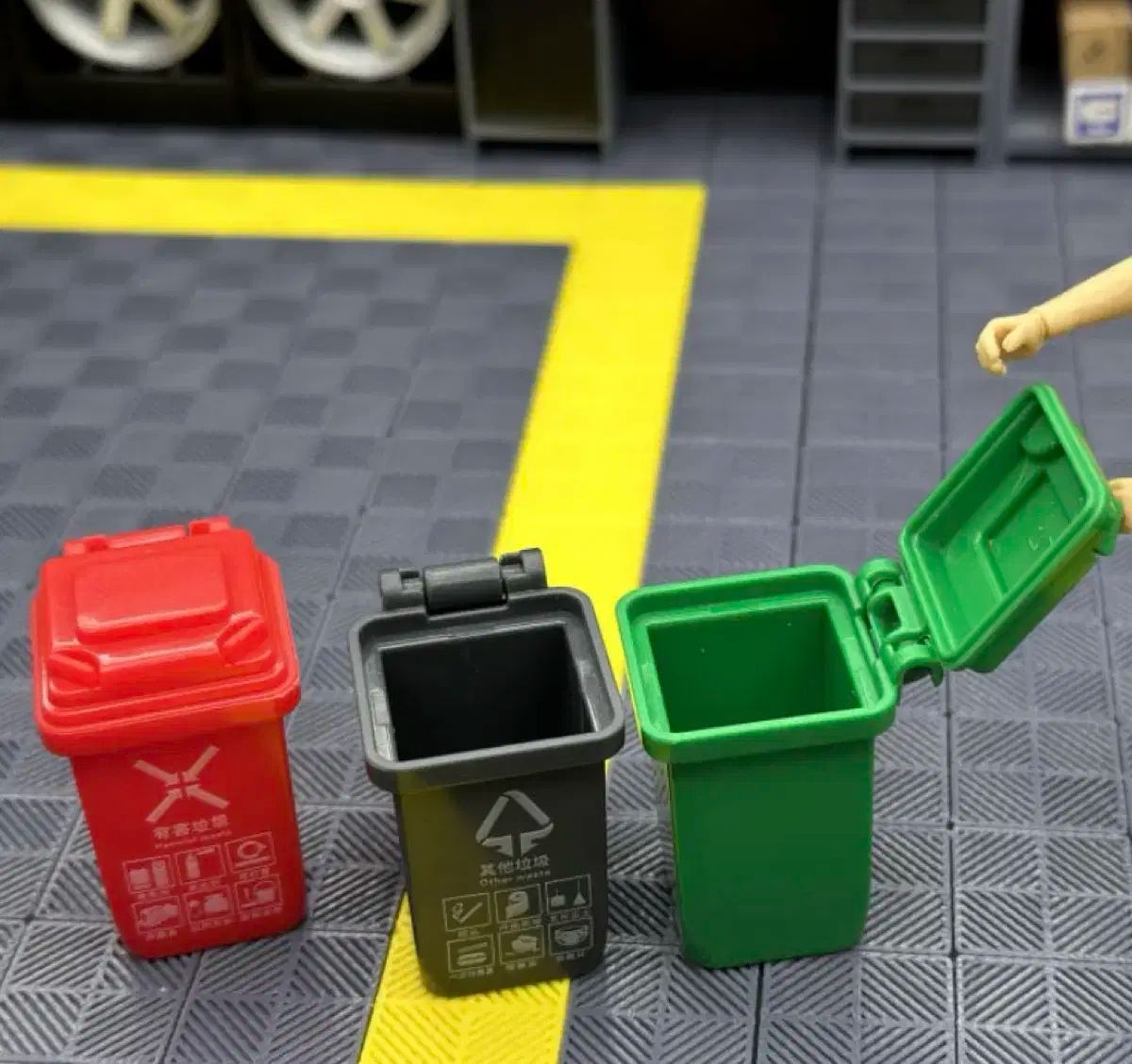 1 ： 18 リサイクル くずかご 小物 ジオラマ