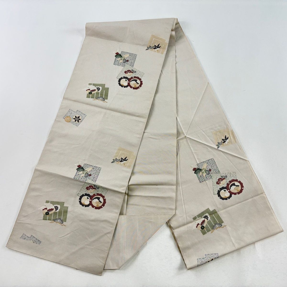 名古屋帯 刺繍 松竹梅文様 正絹 八寸 松葉仕立 YR677 名古屋帯 優品 八寸名古屋帯 松葉仕立て 源氏香 松竹梅 刺繍