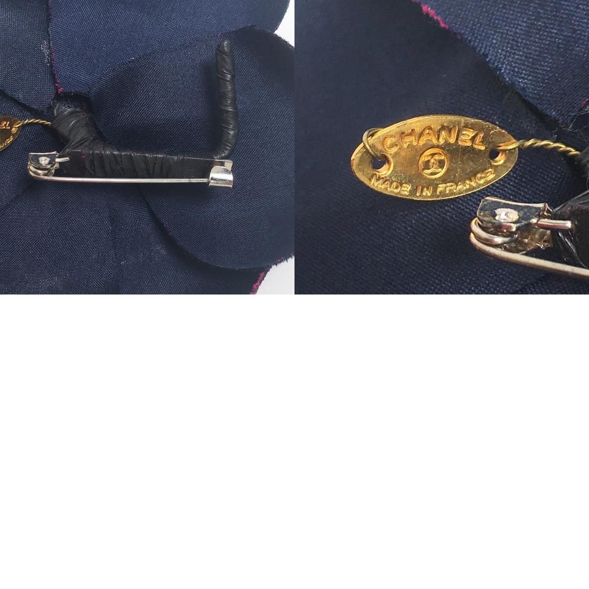CHANEL ネイビー レザー カメリア コサージュ aq11854 CHANEL(シャネル) カメリアコサージュ ネイビー サイズ FREE