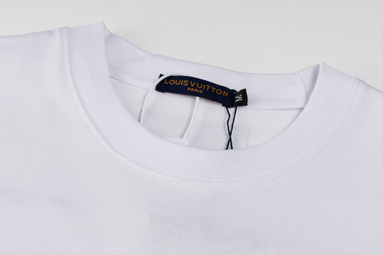 LOUIS VUITTON ホワイト　トップス　半袖　シルク　ロゴマーク LOUIS VUITTON - LOUIS VUITTON シルク オープンカラー 半袖