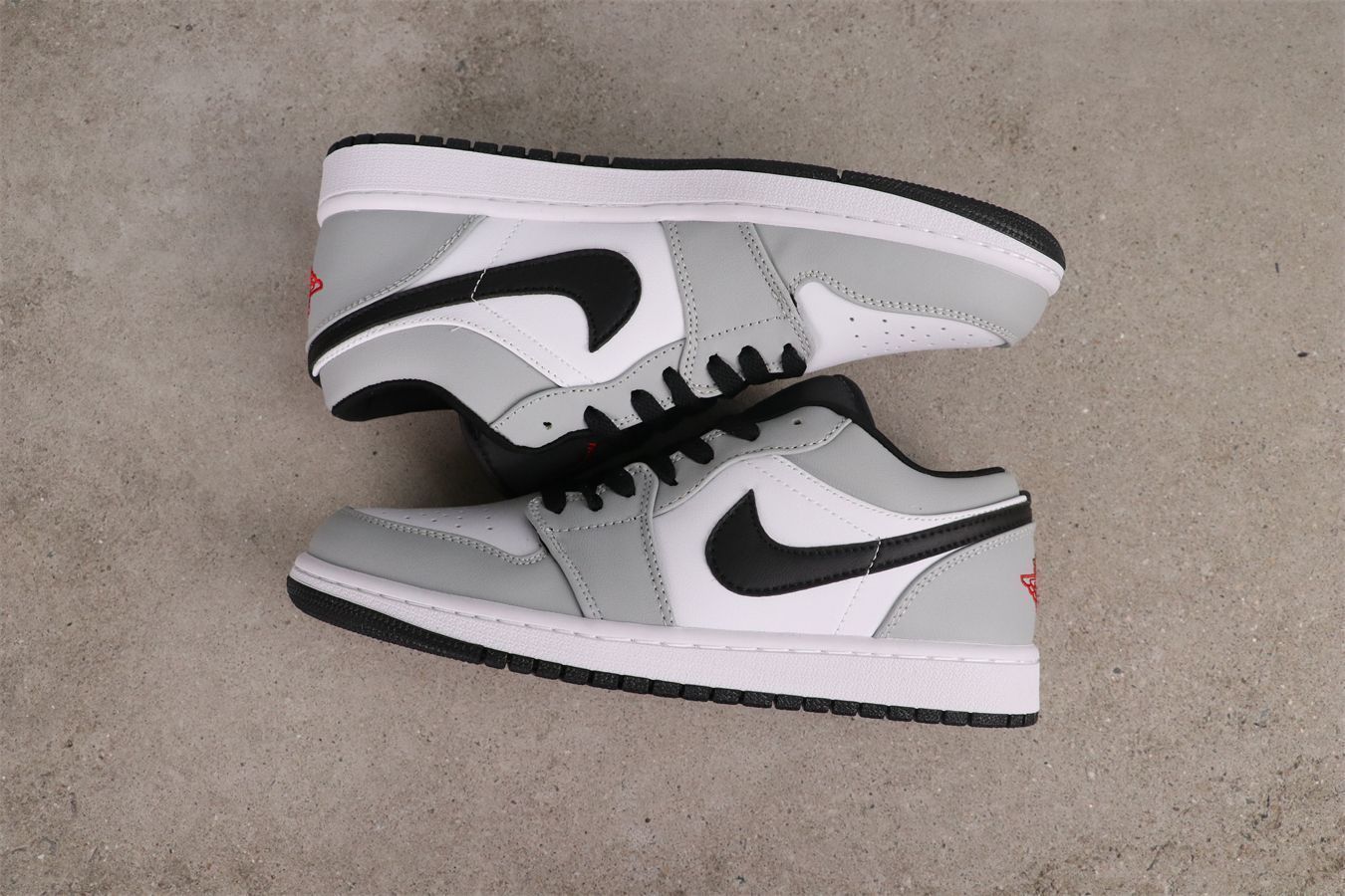 今日特価】エアジョーダン aj1 トラヴィス・スコット x エア