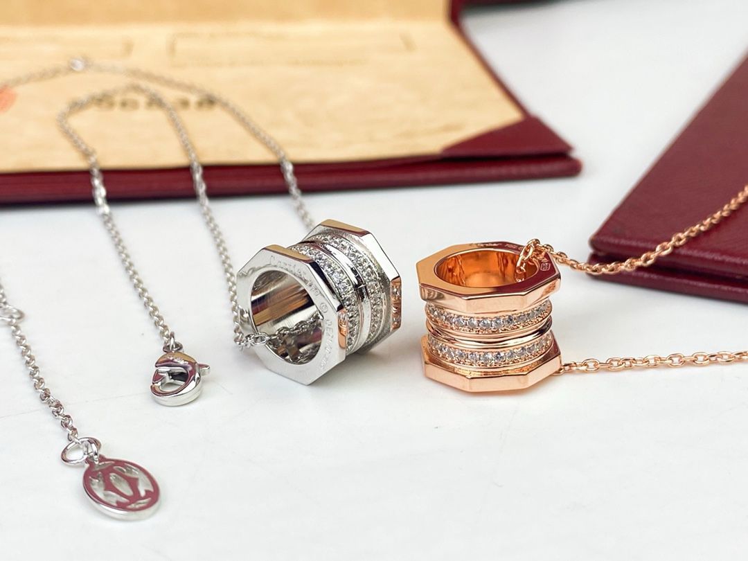 早い者勝ち　確実正規品　格安　Cartier カルティエ　ネックレス ✴️確実正規品✴️Cartier(カルティエ)ペンダントトップ 美品