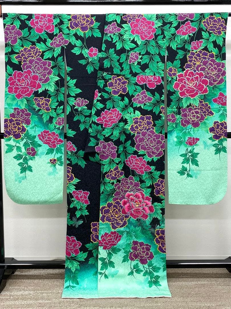振袖 豪華 刺繍 銀通し 金彩 牡丹 身丈170cm 撥水加工済 MO2708 - メルカリ