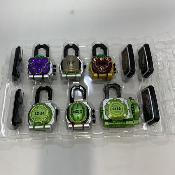 中古】開封)BANDAI CSM ロックシード 呉島セット 仮面ライダー鎧