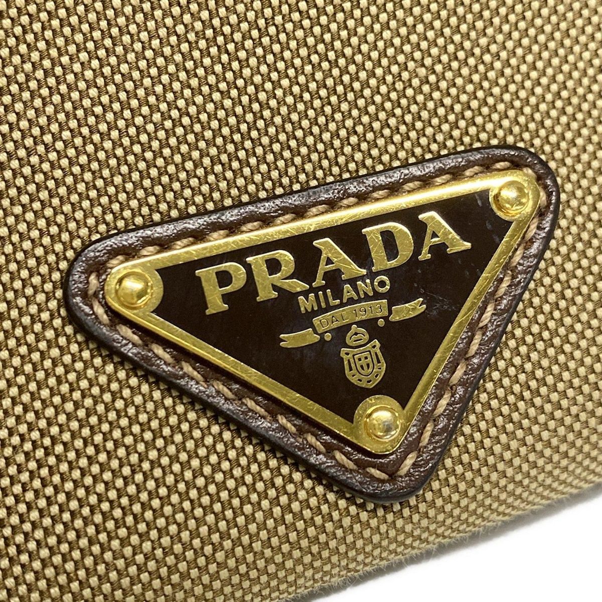 PRADA(プラダ) ショルダーバッグ美品 ロゴジャガード カーキ