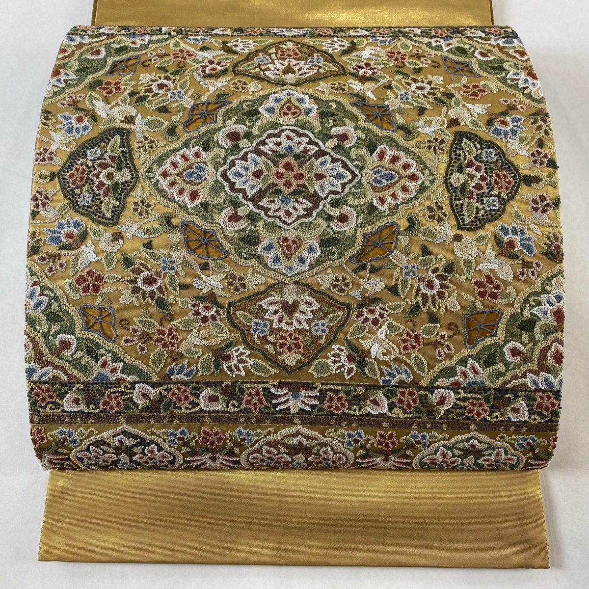 ネットで注文 袋帯 美品 逸品 菱華文 草花 相良刺繍 箔 金色 お太鼓柄 正絹 Suit Formal Dress