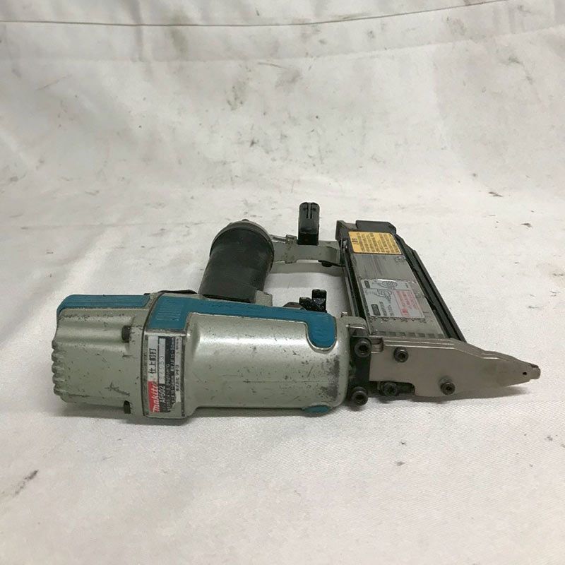 北見市発】マキタ makita 仕上釘打 AF502 シルバー (D6384kmmsYM)