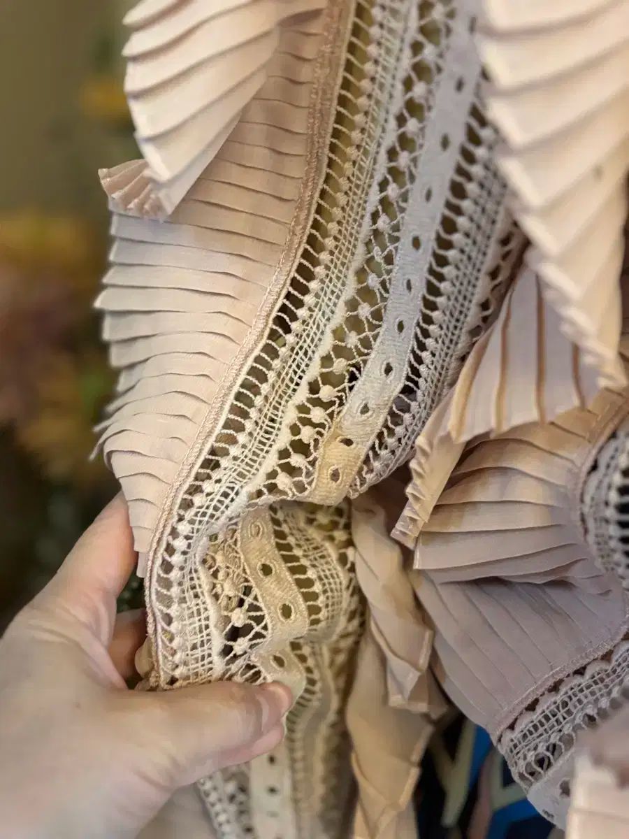 フリル ブラウス