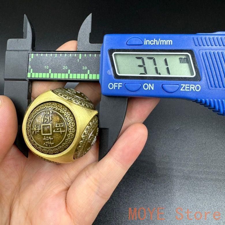 銅 細工 円形六面招財進宝 捩転乾坤 把件 解圧 装飾品 工芸品