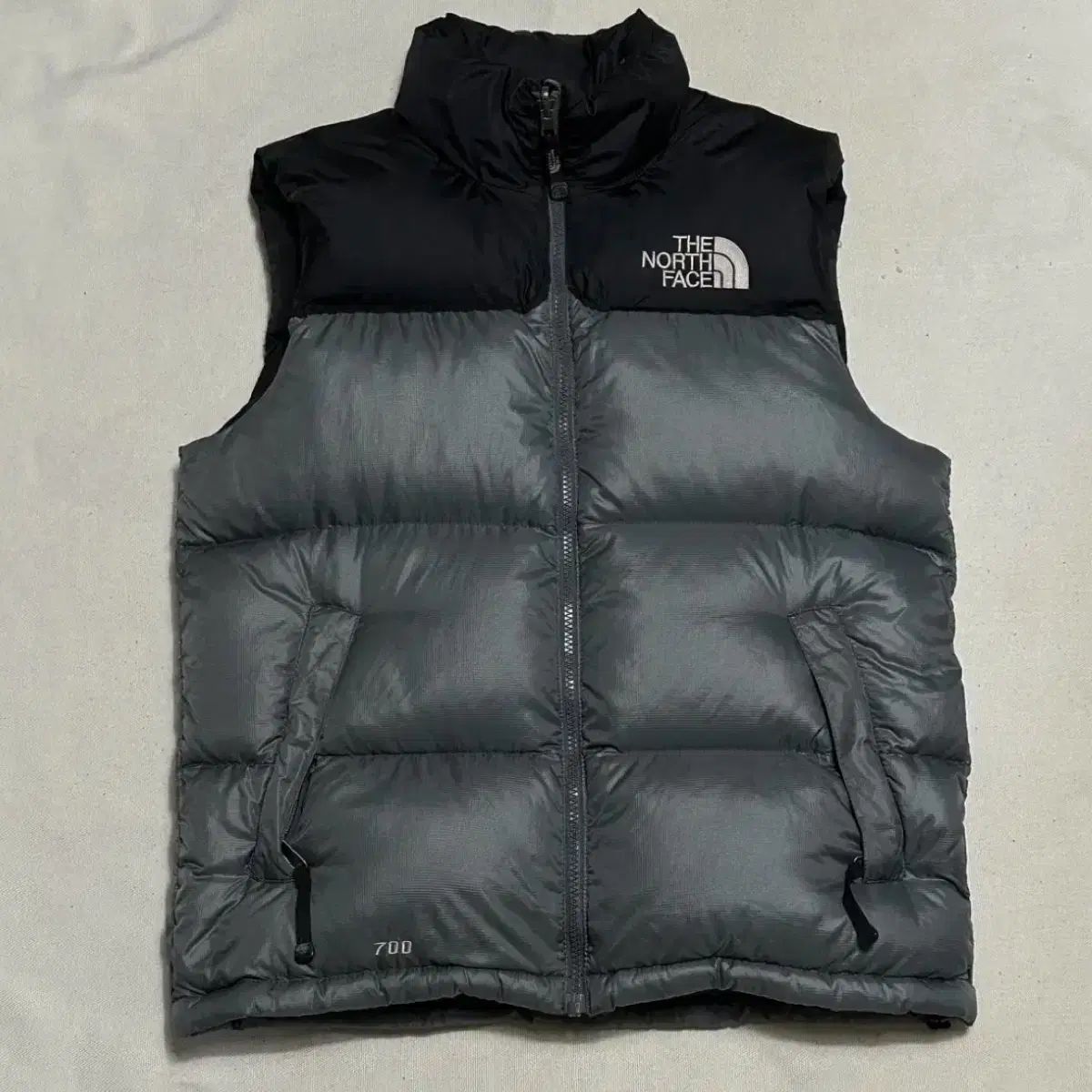 THE NORTH FACE ザノースフェイス グレー ブラック バイ 700 ヌプシ ダウンベスト