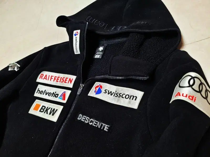 DESCENTE デサント 厚手 フリース ジップ パーカー 裏ボア