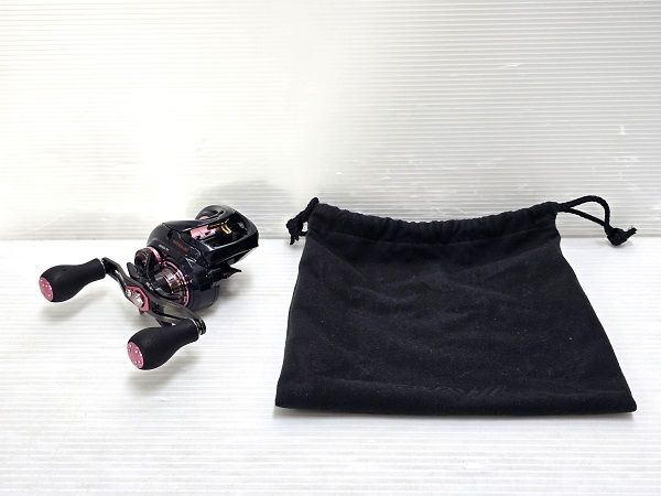 品】 ダイワ Daiwa ベイトリール 紅牙TW 4.9 右ハンドル ピンク 〇YR