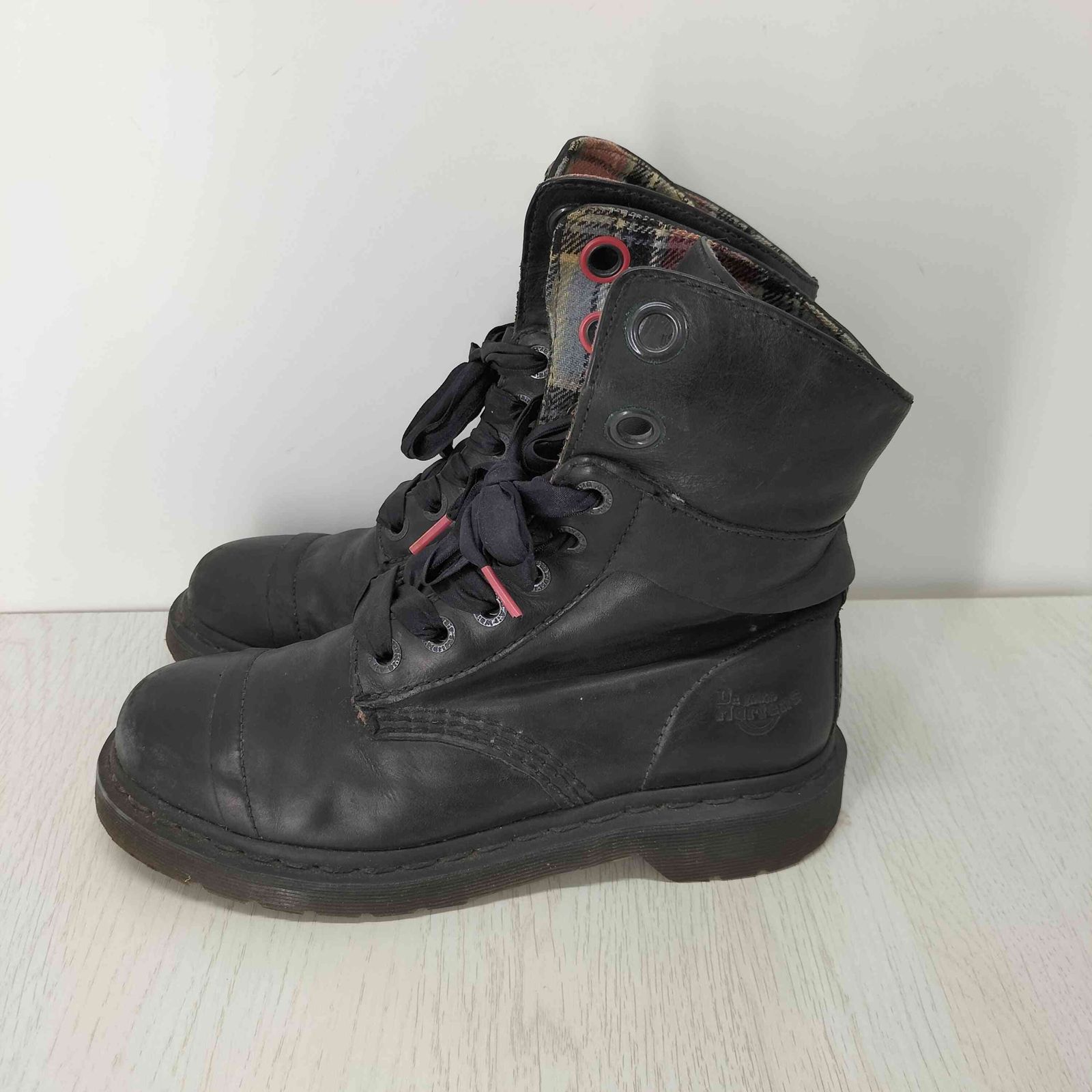 ドクターマーチン Dr.Martens 12105 8ホールブーツ 裏地チェック ドクターマーチン Dr.Martens 12105 8ホールブーツ 裏地チェック