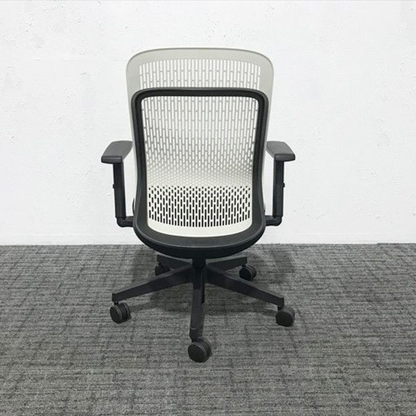 トライチェア ハイバック オフィスチェア プラス ホワイト ブラック