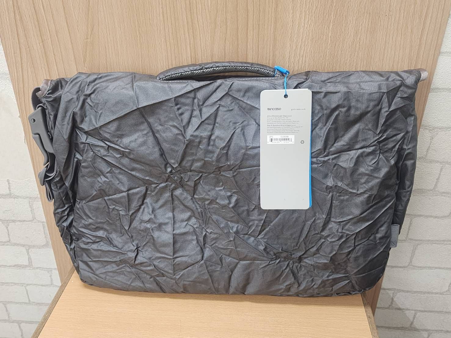 Incase インケース ALLOY MESSENGER BAG メッセンジャーバッグ PC 
