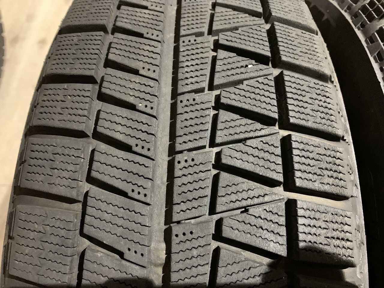 【2110033】スタッドレス BRIDGESTONE BLIZZAK REVO GZ 205/65R16 2015年 7mm エスティマ アルファード ヴェゼル CX-3 オデッセイ 等