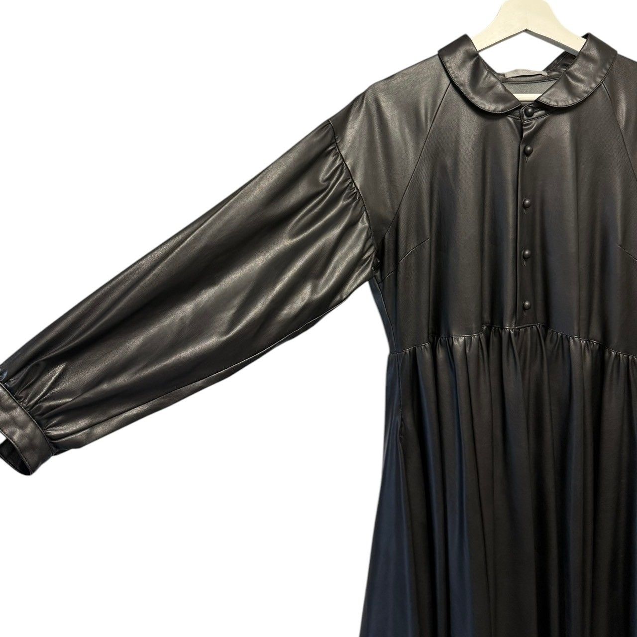 ハザマ 経年真価のワンピース フェイクレザー