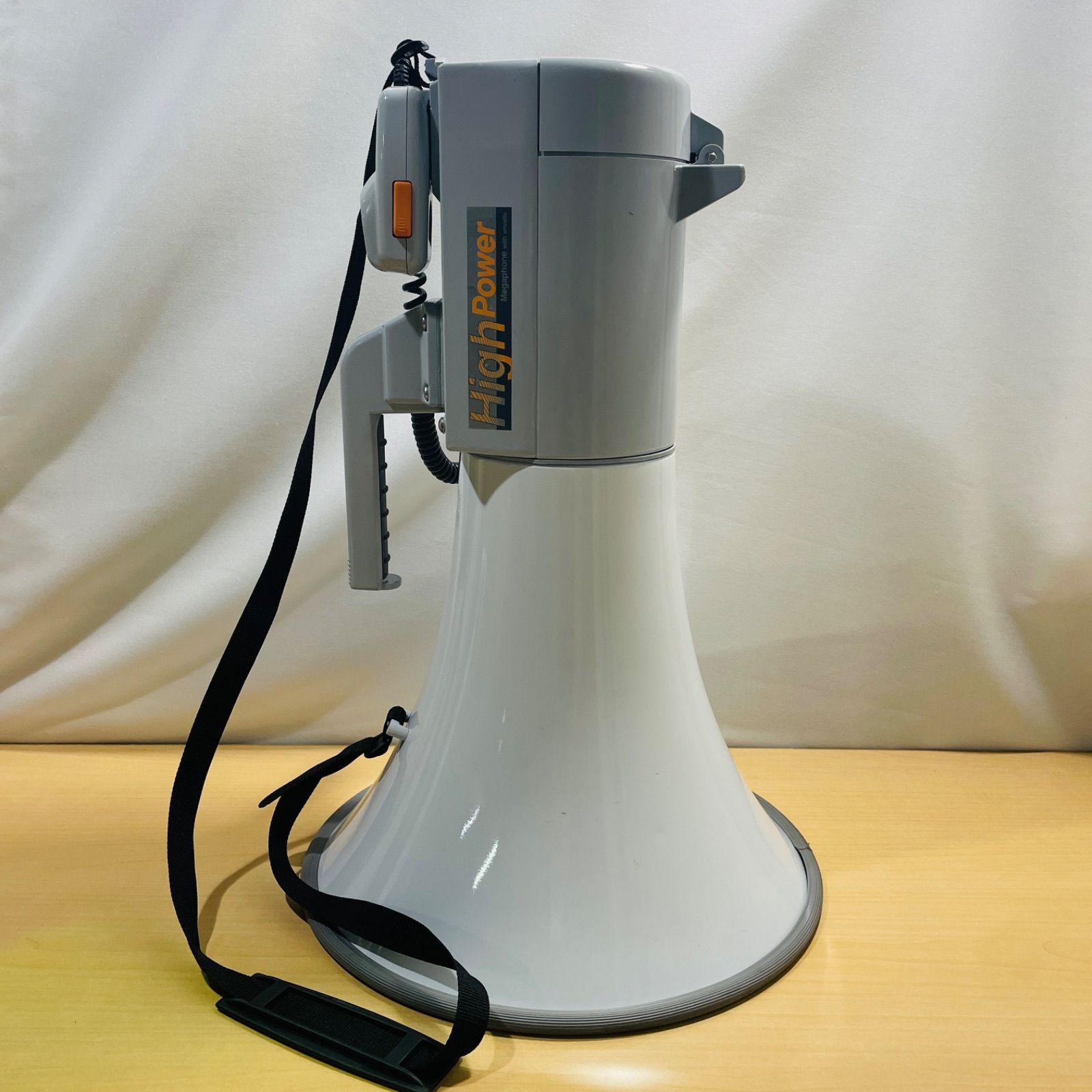 最終お値下げ！！！TOA ER-2130W 高出力メガホン 楽天市場】[ ER-2130W ] TOA 拡声器 ショルダー型 大型メガホン