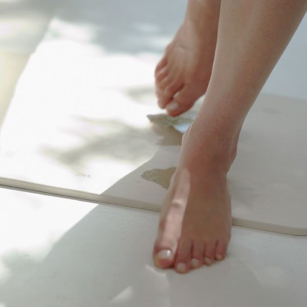 soil BATH MAT light ソイル バスマットライト バスマット 珪藻土 速乾 大判 大きめ お風呂マット 日本製 大きいサイズ 子供 子ども 薄い おしゃれ インテリア雑貨 北欧 かわいい お風呂グッズ お風呂掃除 足拭きマット イスルギ 白