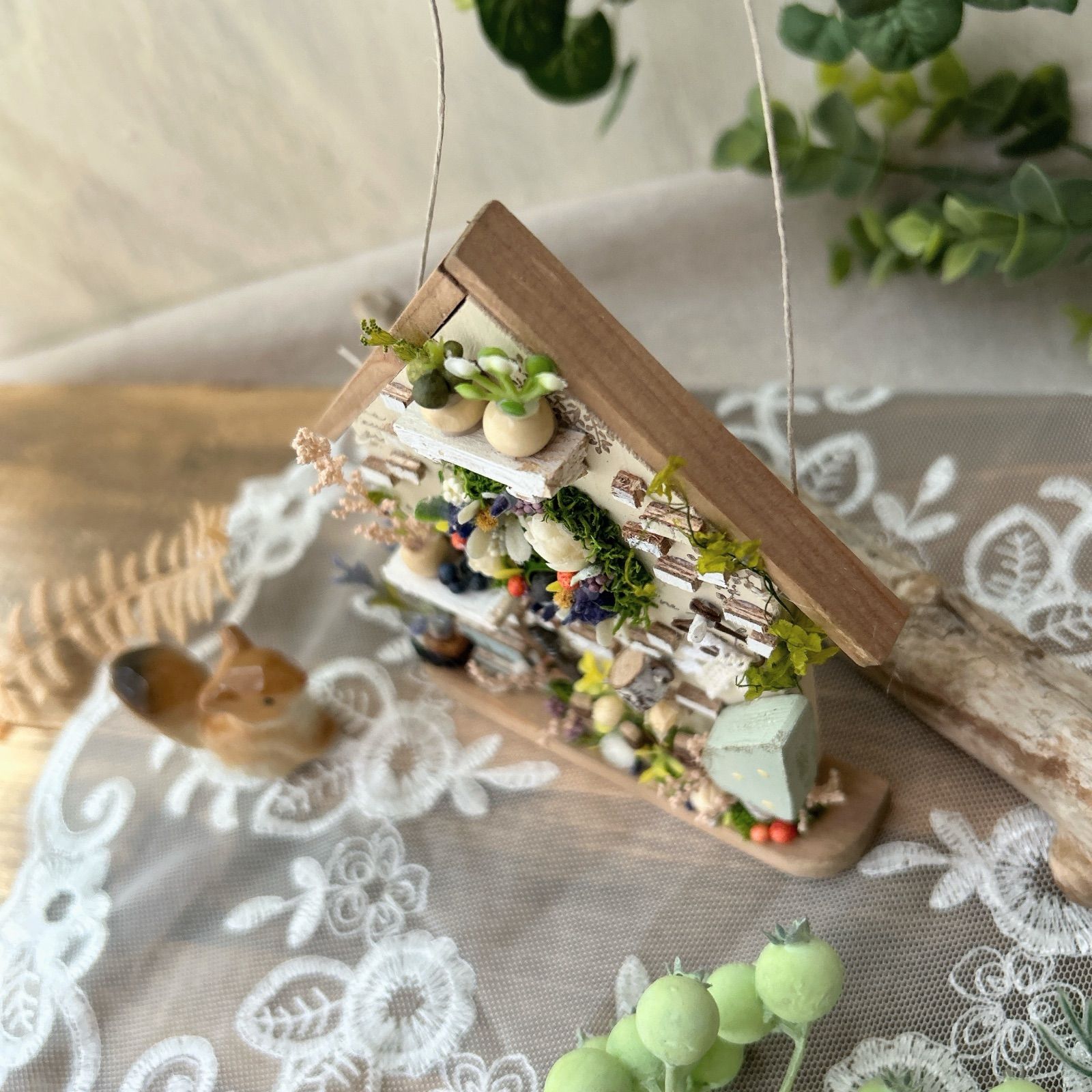 No.182 木製 リース付き木のおうち 木の実 インテリア 雑貨