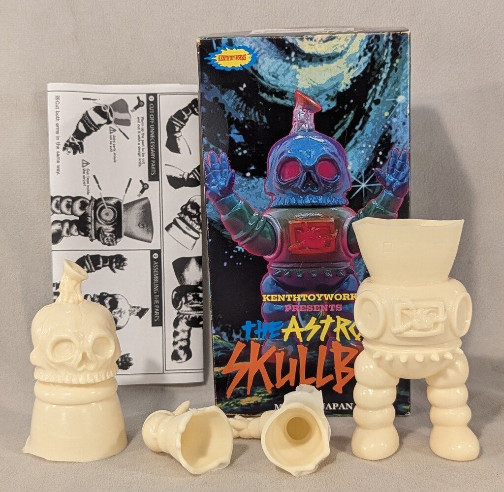 KENTH TOY WORKS ASTRO SKULLBOT ソフビモデルキット KENTH TOY WORKS x One up. ASTRO SKULLBOT Goto Color Studio