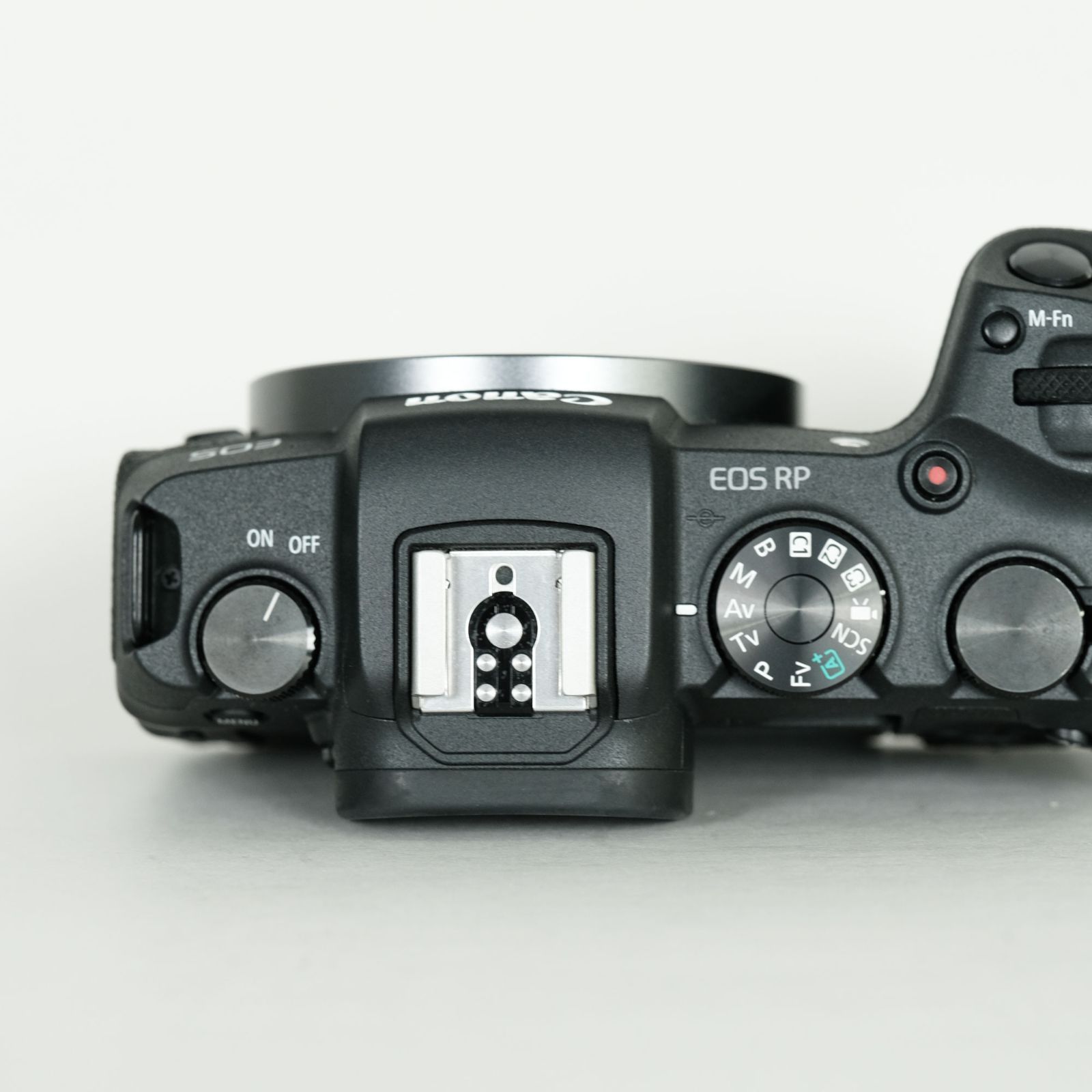 Canon EOS RP ボディ 美品 バッテリー2個付 バッテリー2個付き Canon ミラーレス一眼カメラ EOS RP ボディー