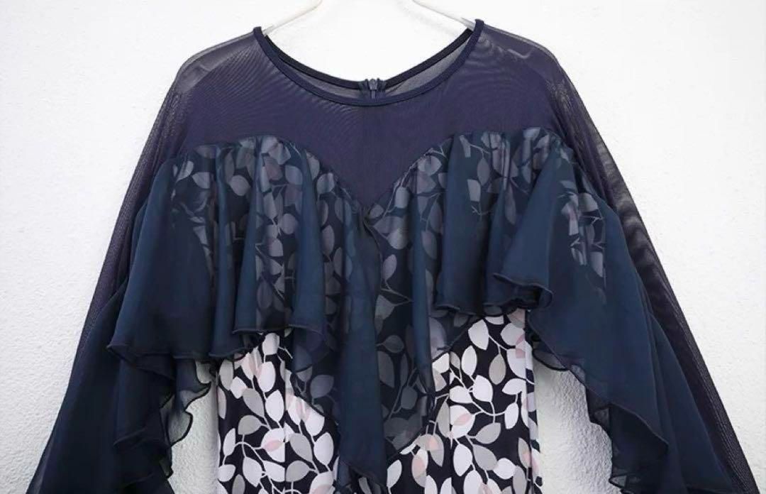 新品未使用 フリル舞うワンピース スタンダード向き練習着 後ろ