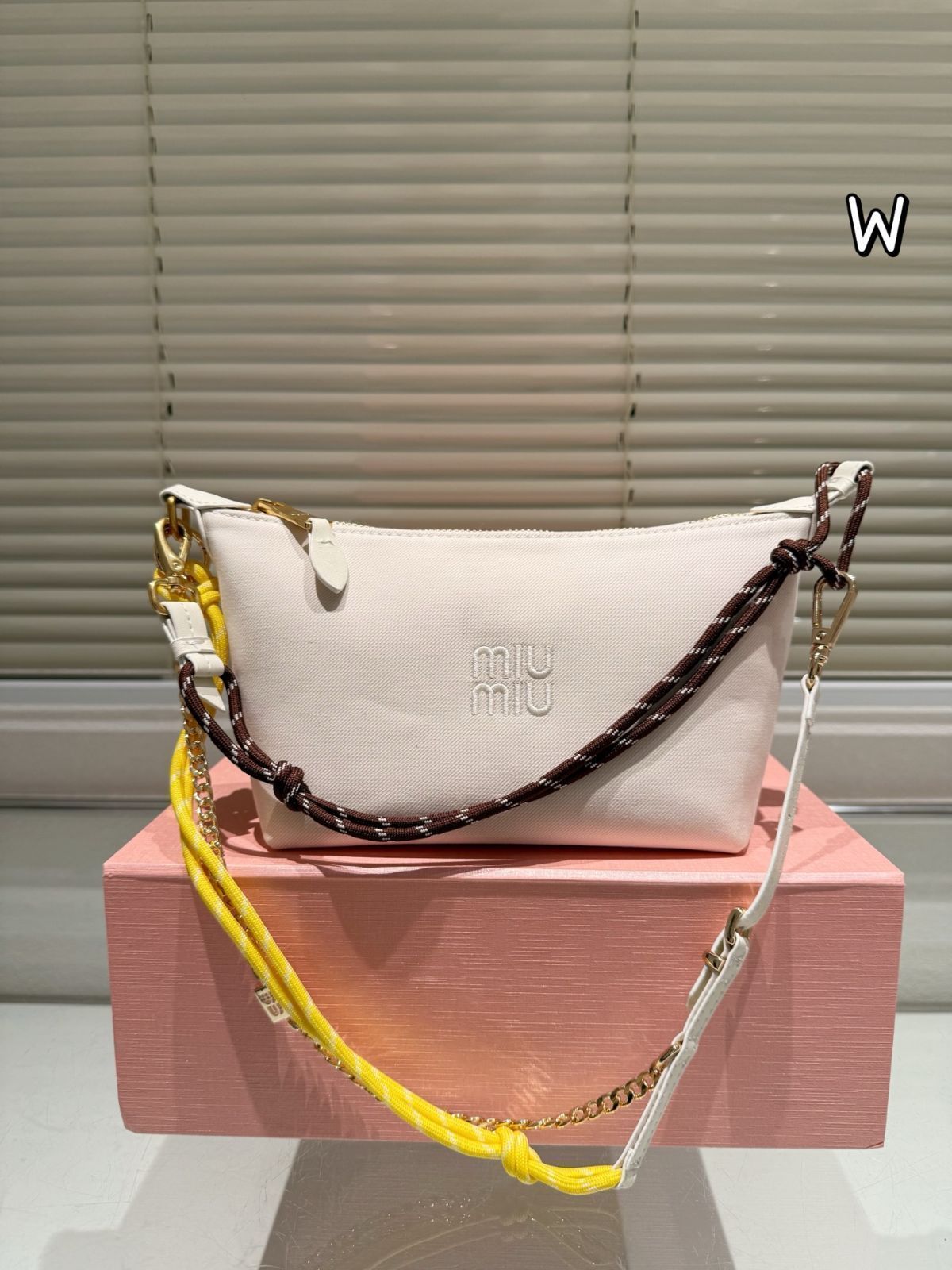ミュウミュウ　バッグ 楽天市場】MIU MIU ミュウミュウクリスタル RP0169クラッチ