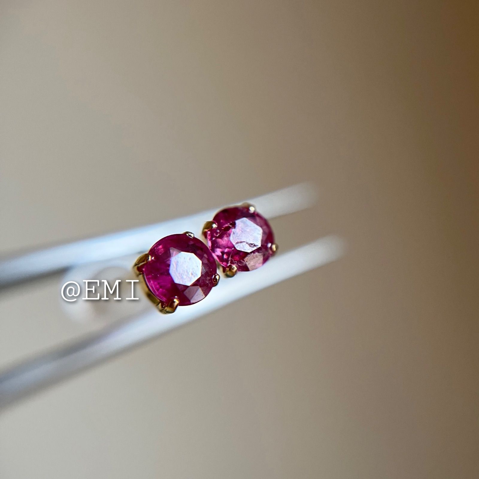 キナリ・ベージュ K18 天然石ルビー ラウンド ピアス 18金ruby 0.50ct