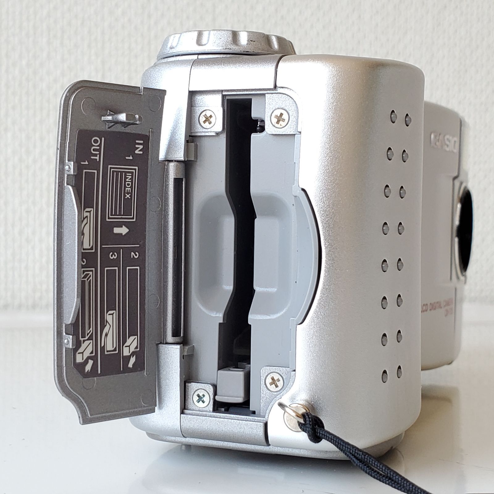 Casio QV-700 オールドすぎるコンデジ 激レアカメラ【稼動品！】 Casio QV-700 オールドすぎるコンデジ 激レアカメラ【稼動品！】