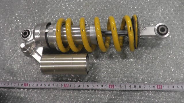 YZF-R1 JYARN095000000xxx の リアサスペンション 1757561701 BRIGHTFACE_UK