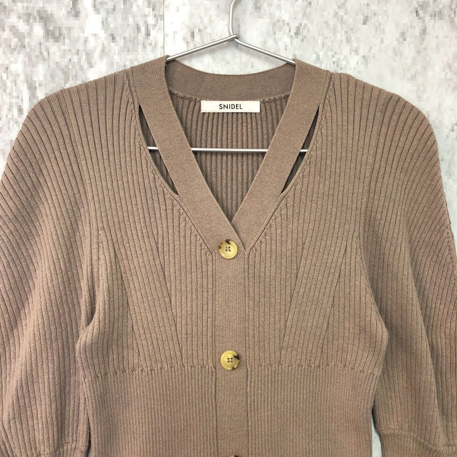 SNIDEL スナイデル 金ボタン デザインフロントボタンニットワンピ