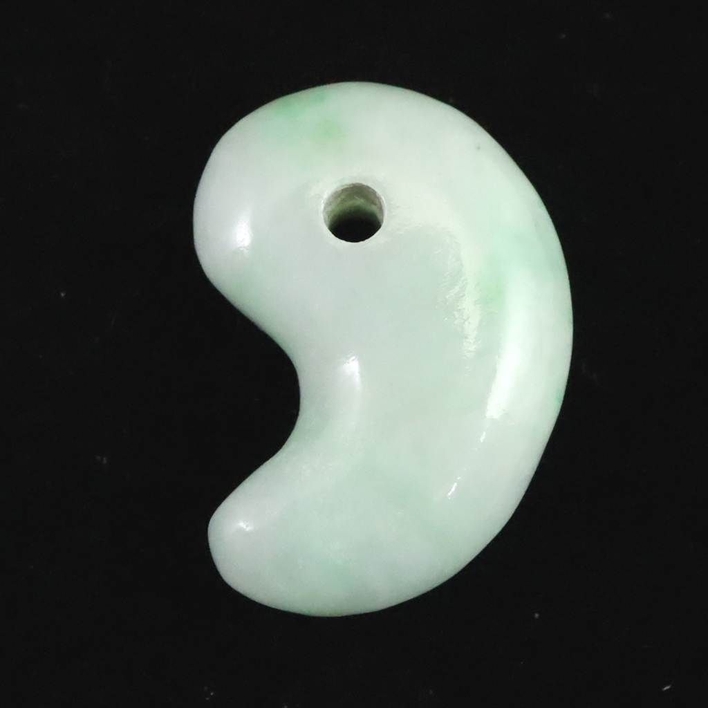 糸魚川翡翠 ヒスイ 小滝産 薄緑 22mm勾玉 ディレクトリカード付