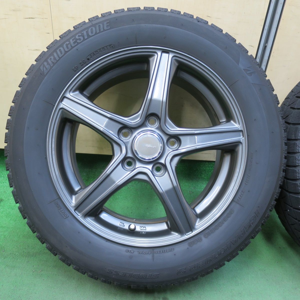 キレイ スタッドレス 205 60R16 ブリヂストン アイスパートナー2 TOPRUN トップラン 16インチ PCD114.3 5H 5092905イス