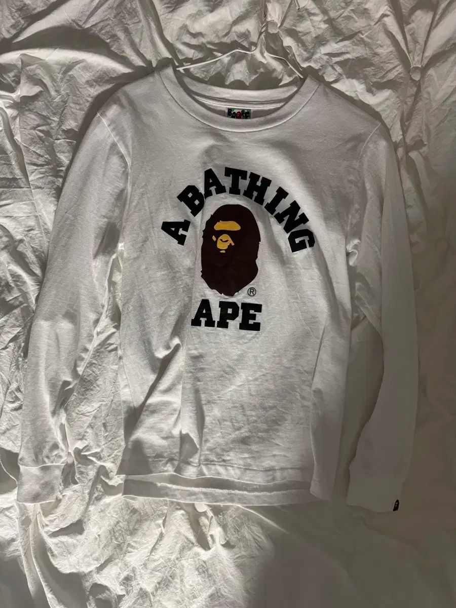 A BATHING APE アベイシングエイプ カレッジ 長袖 Tシャツ レディース