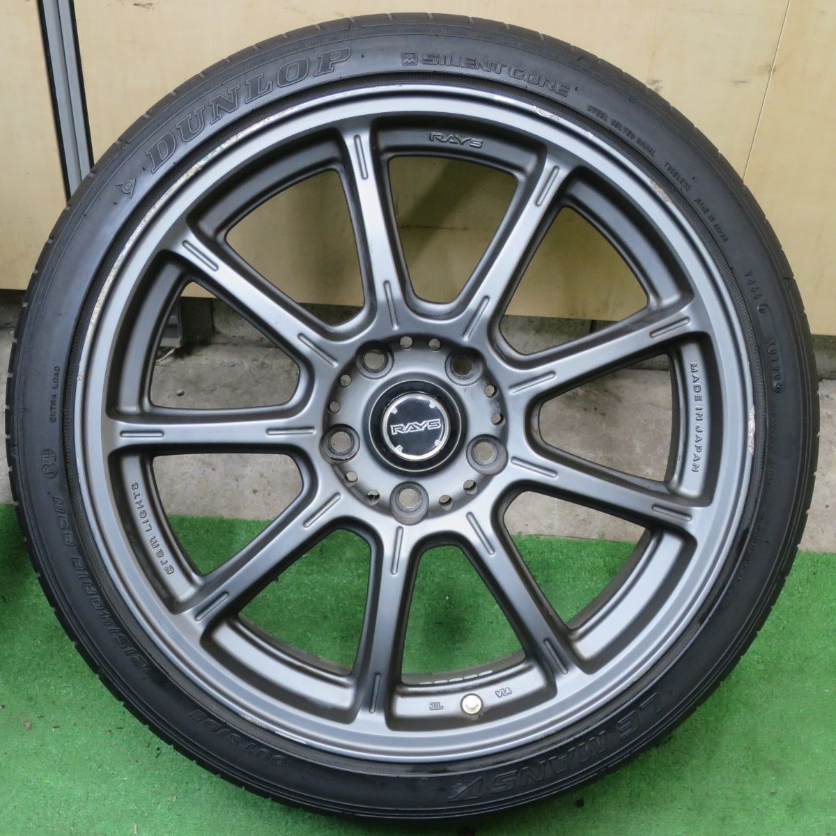 18インチ RAYSグラムライツ215/50タイヤ4本セット 4本価格☆RAYS gram LIGHTS 57G 215/40R18 ダンロップ LE MANS V