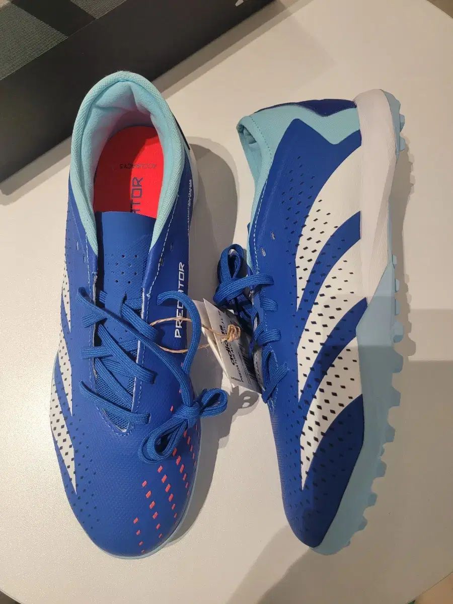 【雷市場（ポンジャン）商品韓国直送】 ボックスハウス 新品 adidas(アディダス) サッカーシューズ 255 260 265