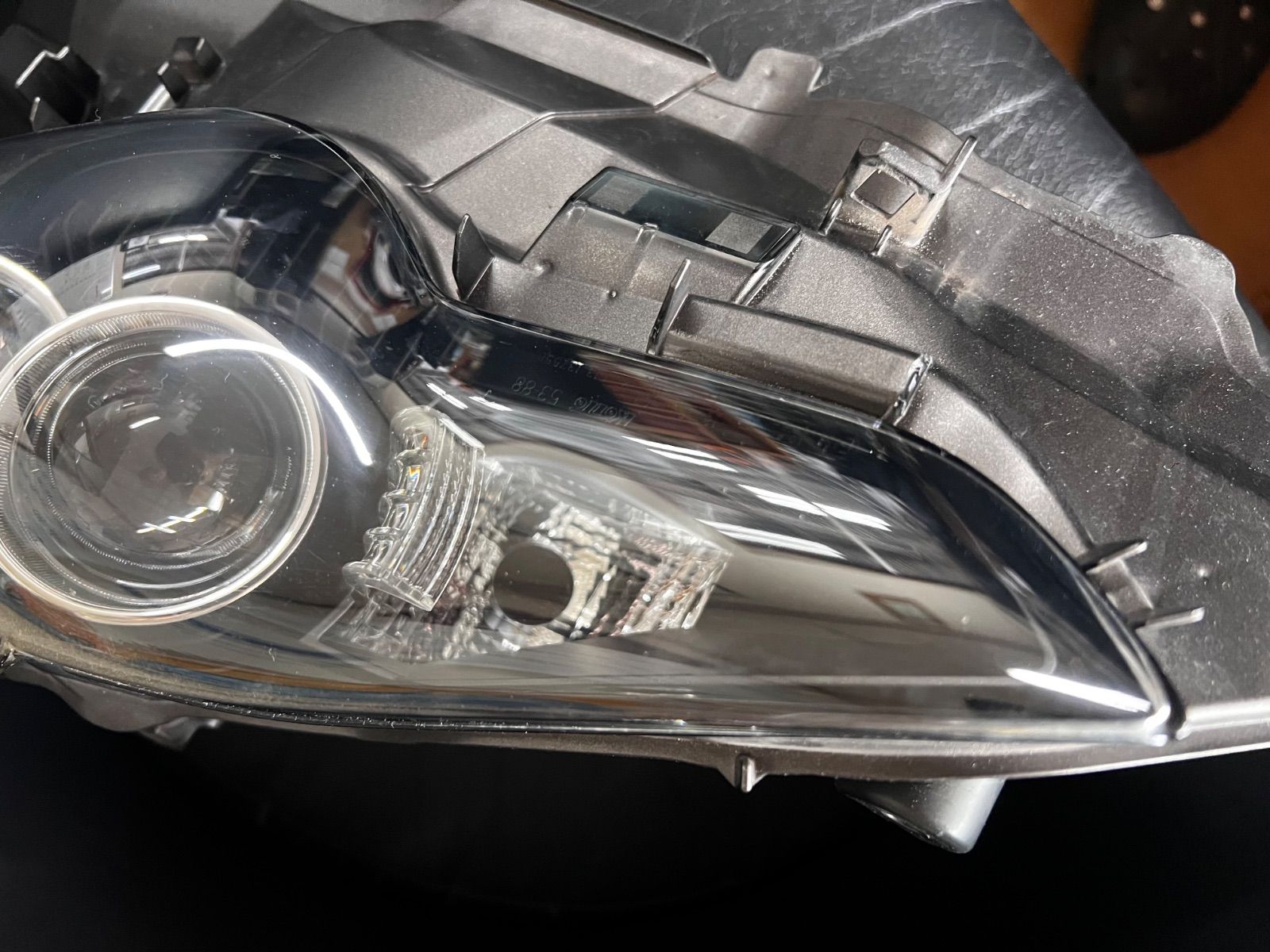 レクサスIS300純正 左ヘッドライトユニット - メルカリ