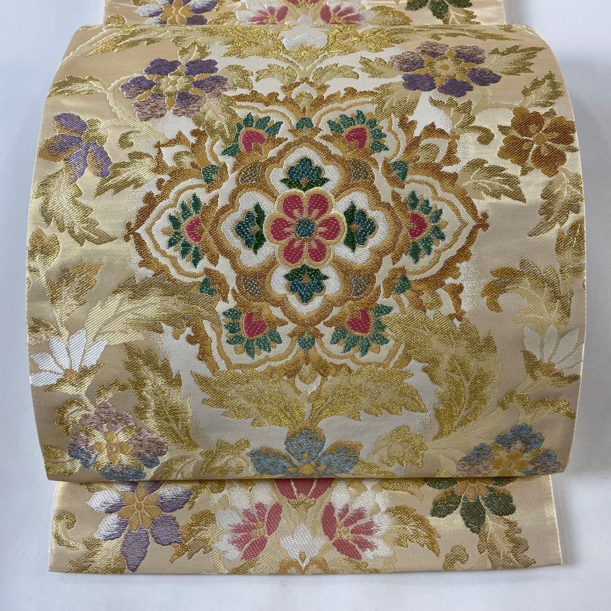 袋帯 美品 秀品 華文 草花 箔 金糸 金色 六通 正絹 【中古