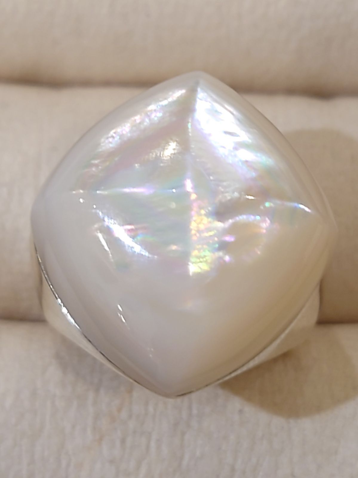 龍の眼で運気を上げる/龍眼天珠・モリオン・タイガーアイ