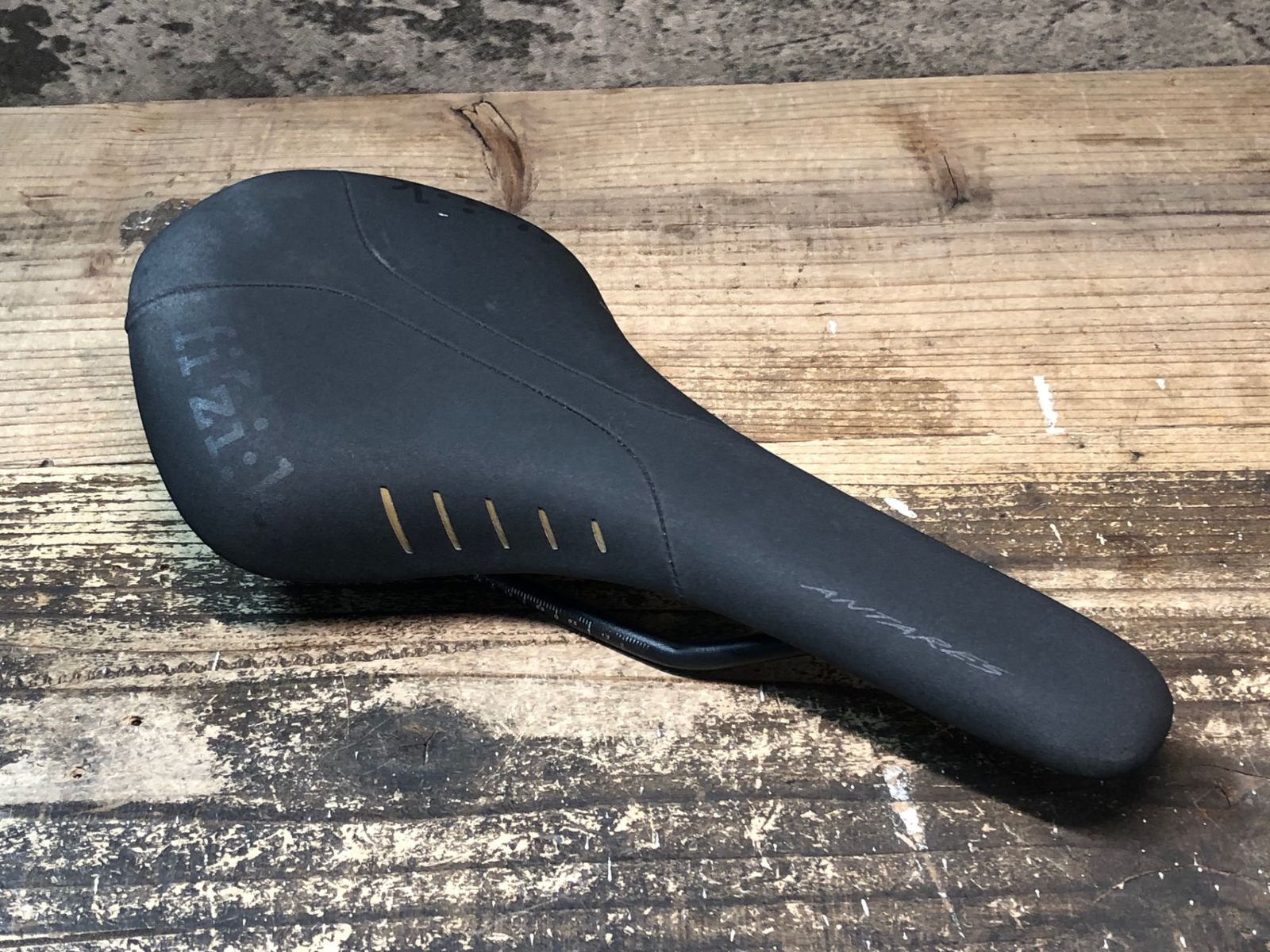 JD624 フィジーク fizik ANTARES R7 サドル 黒 S-ALLOYレール - メルカリ