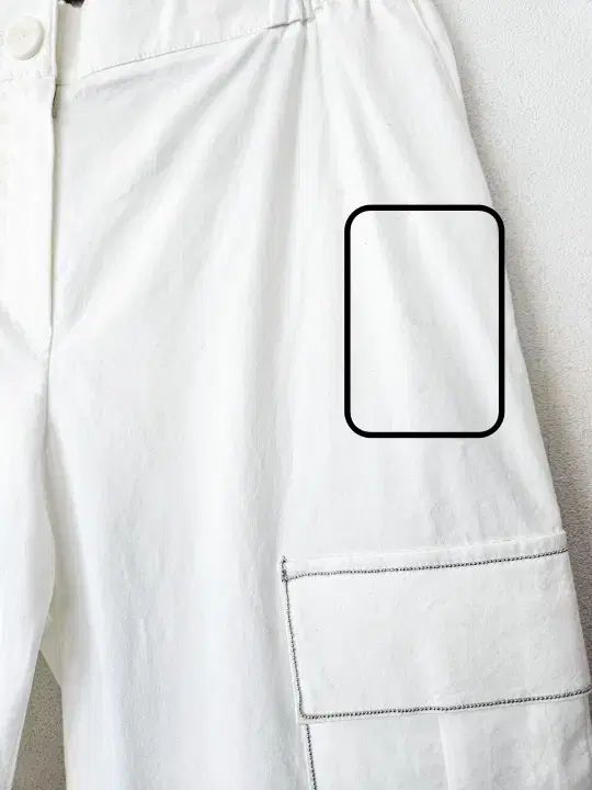 白