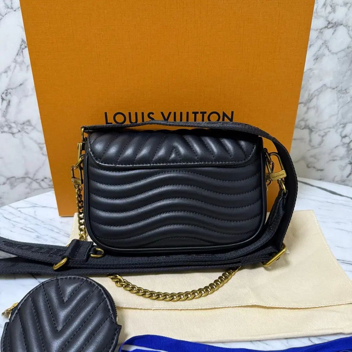 ♠ Louis