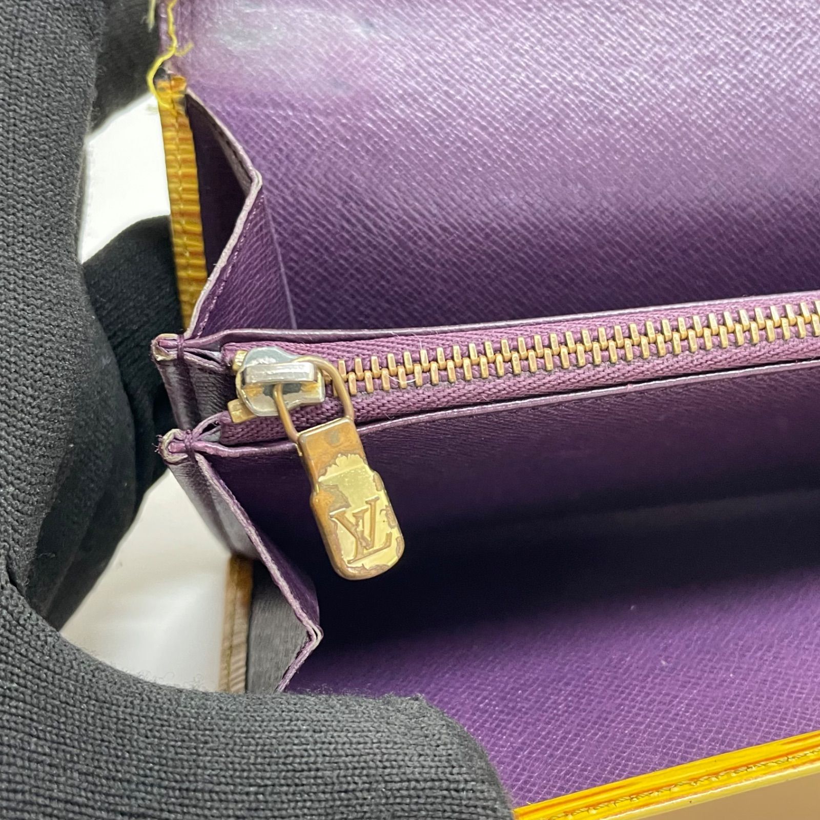 LOUIS VUITTONルイヴィトン長財布　エピ　ポルトフォイユサラ　イエロー LOUIS VUITTON ルイ ヴィトン 長財布 エピ ポルトフォイユ サラ