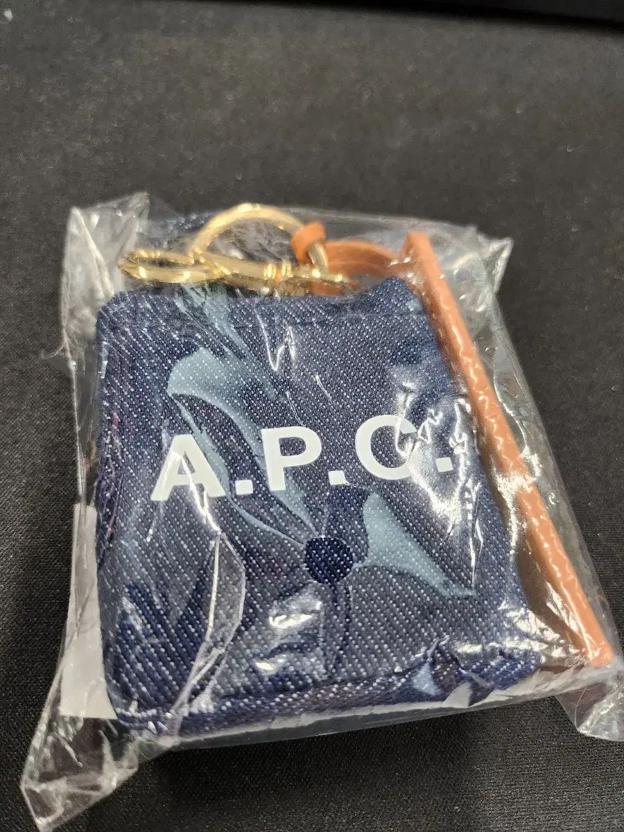 【雷市場（ポンジャン）商品韓国直送】 A P C A.P.C.（アーペーセー) キーリング