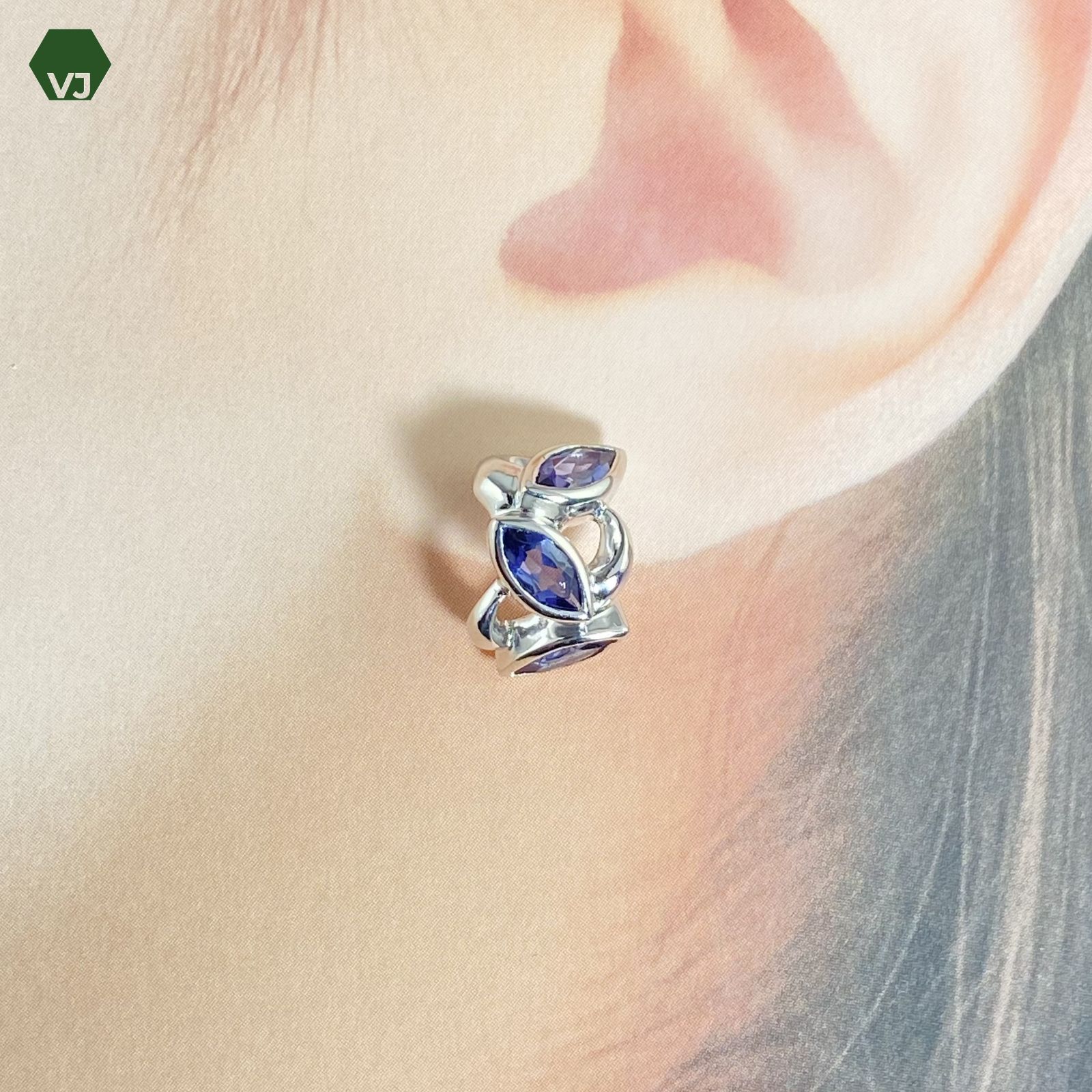 21-10】【ルジアダ】アイオライト ピアス 【中古】【750WG/PT900】☆By 
