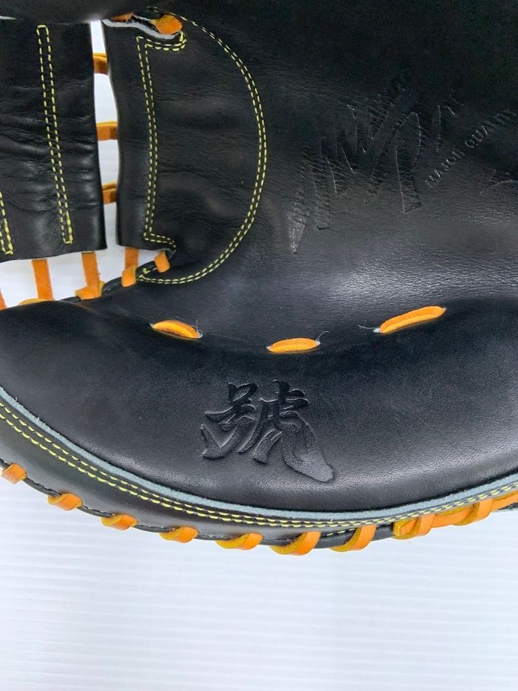 美品！アンダーアーマー 軟式内野手用グローブ 松田宣浩モデル