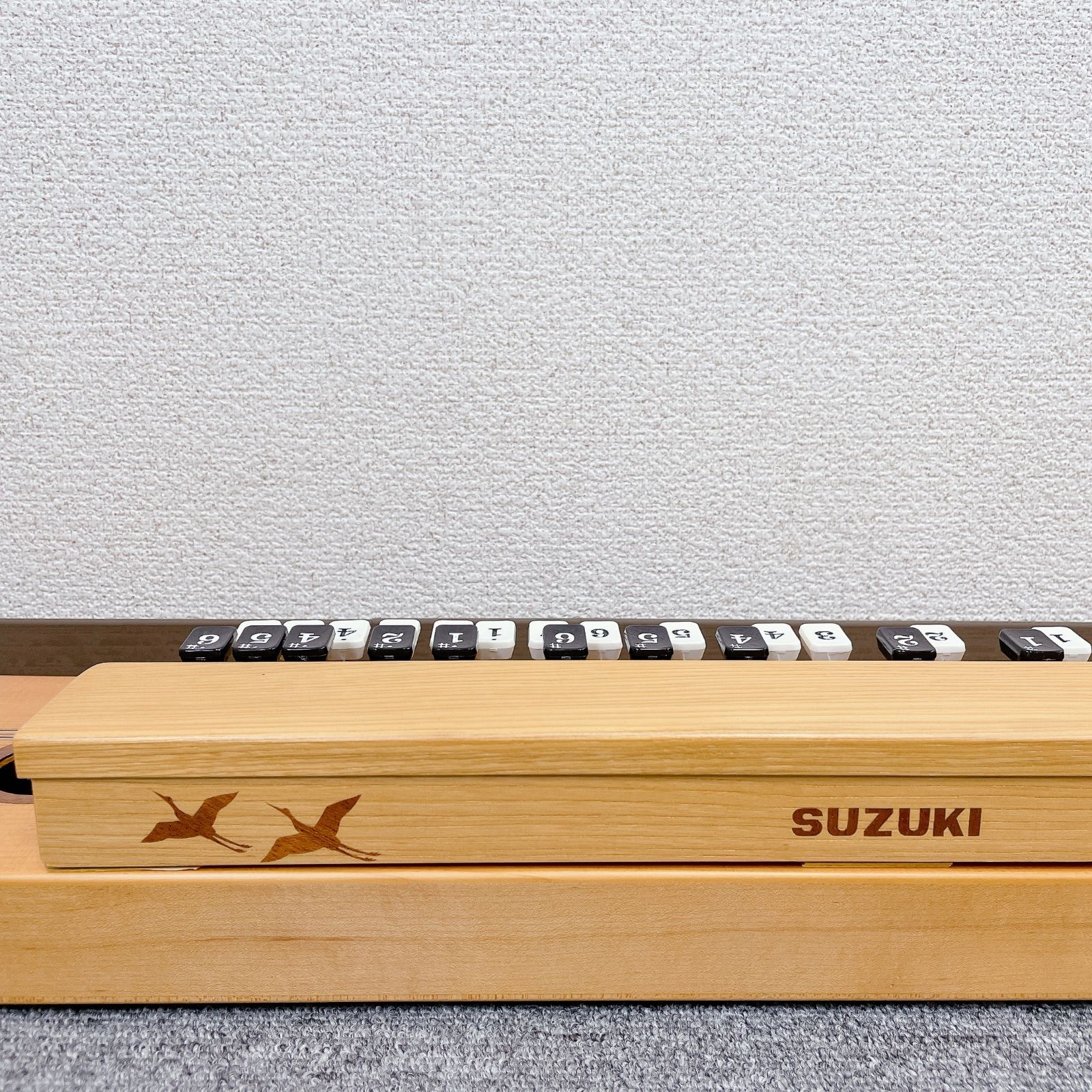 大正琴 あゆ SUZUKI 電気大正琴 大正琴伴奏器 あゆ | 鈴木楽器製作所