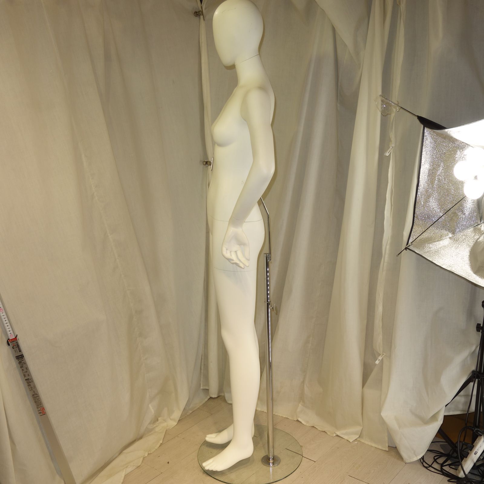 TOMANE レディースマネキン 全身マネキン ヘッドつき アパレル 什器 リアルマネキン ホワイト 店舗 トーマネ ９号 M222 MARWIL-DEMENAGEMENTS_CH