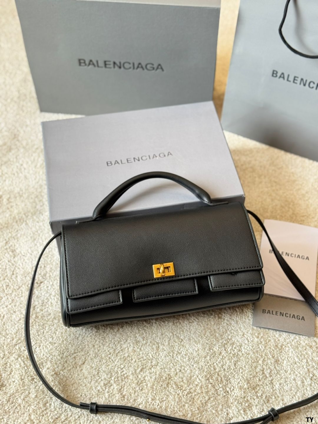 今日特価】BALENCIAGA Belair Clutch Bag・バレンシアガ ベレア